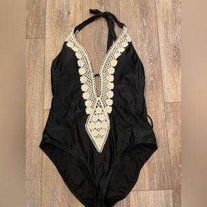 Size large Kona sol nwt swim suit